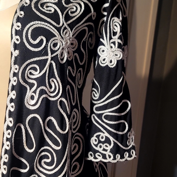 S Once Again White and black hand Cardigan - Picture 4 of 13